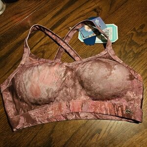 DSG Realtree Aspect Cranberry Sportsbra (Large) NWT
